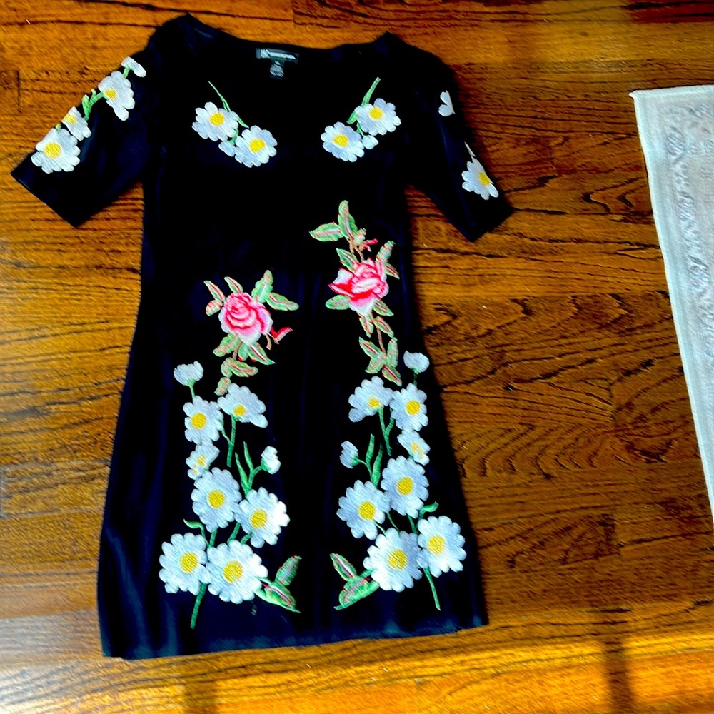 Embroidered knit dress INC Sz XS